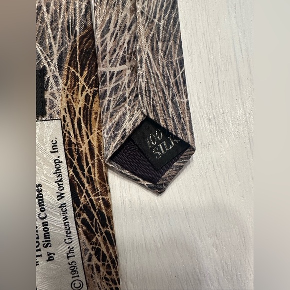 Endangered Species “Tiger Eyes” Tie by Simon Combes 1995 Wildlife Art Silk - Picture 3 of 5